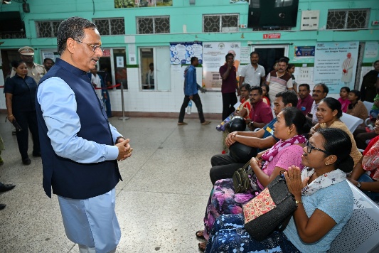 Lt. Governor Dr. Dinesh Sharma Reviews G.B. Pant Hospital, Directs Urgent Healthcare Improvements