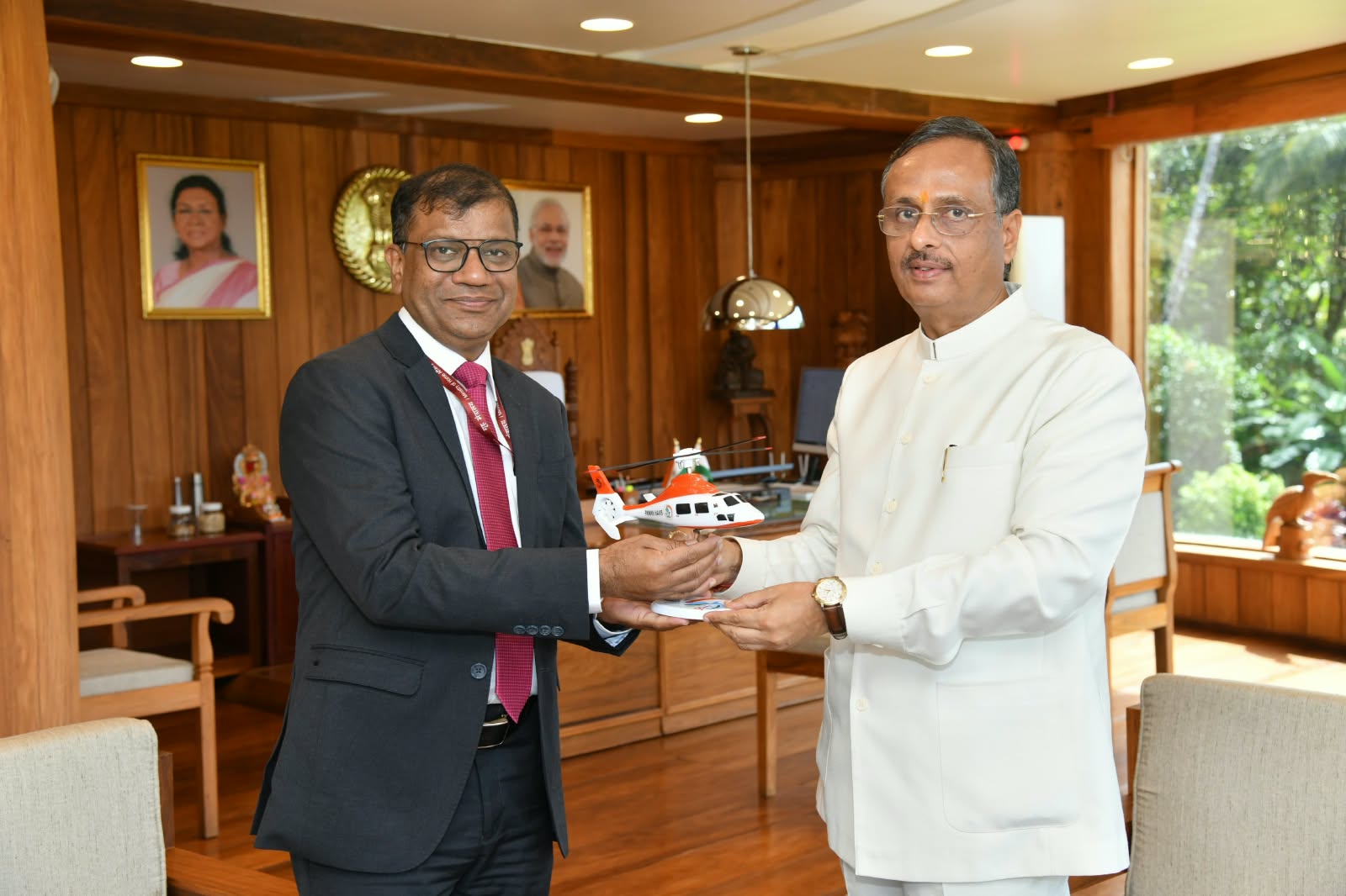 Pawan Hans CMD Meets Lt. Governor, Discusses Helicopter Connectivity